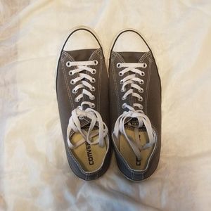 Converse mens 9.5 shoes